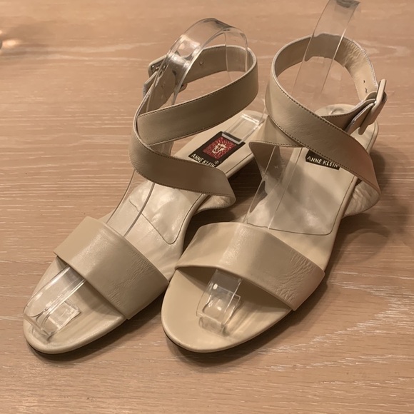 Anne Klein Ivory ankle wrapped with buckle sandals Size 7.5 N NIB - Picture 3 of 8